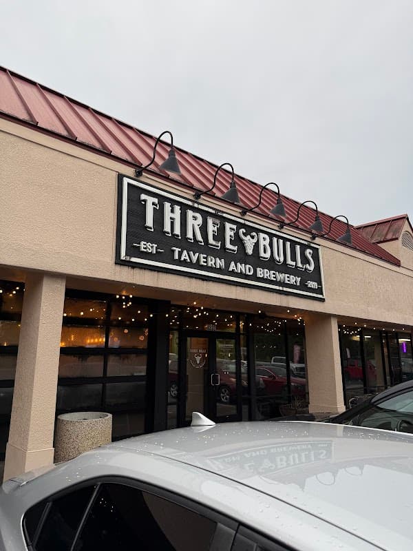 Three Bulls Tavern & Brewery