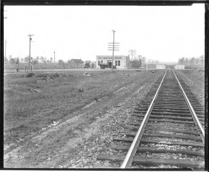 Sanitary Store at Valrico Road and Plant City Road intersection 1922
